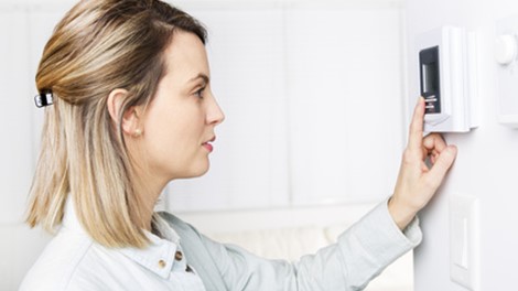 Hoe kunt u minder brandstof verbruiken en minder stookolie bestellen?